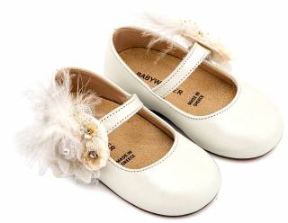 ΠΑΠΟΥΤΣΑΚΙΑ BABYWALKER BW4887-IVORY