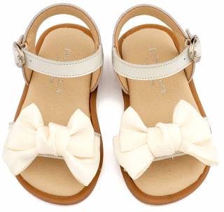 ΠΑΠΟΥΤΣΑΚΙΑ BABYWALKER BW4892-IVORY